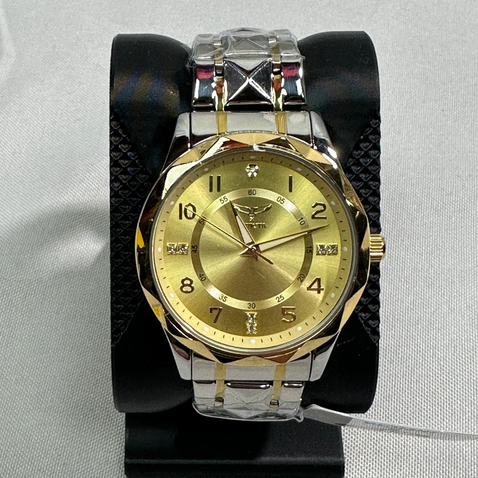New In Box Invicta 69022 Wrist Watch Men’s Gold Silver Two-Tone Streetwear Luxe