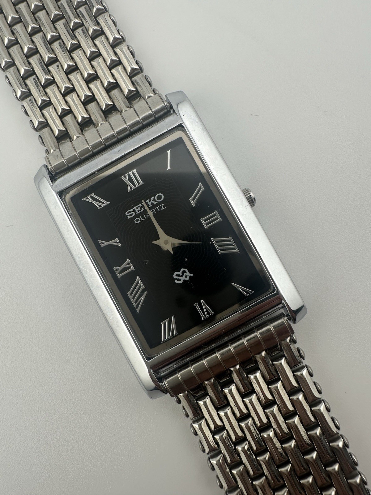 BLACK DIAL Vintage Seiko Slim Quartz Men’s Wrist Watch