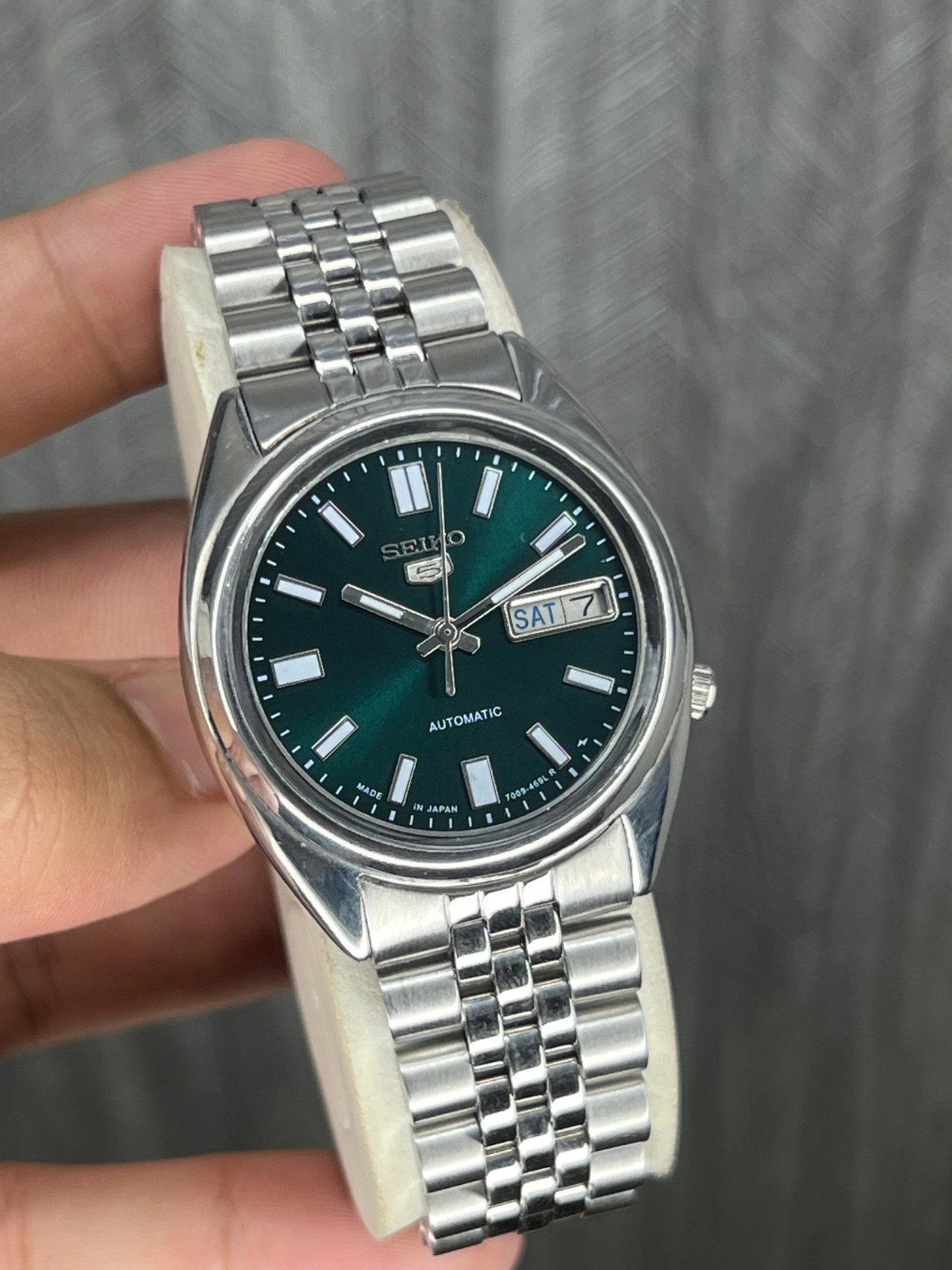 Vintage Seiko 5 7009 Automatic Men’s Day/Date