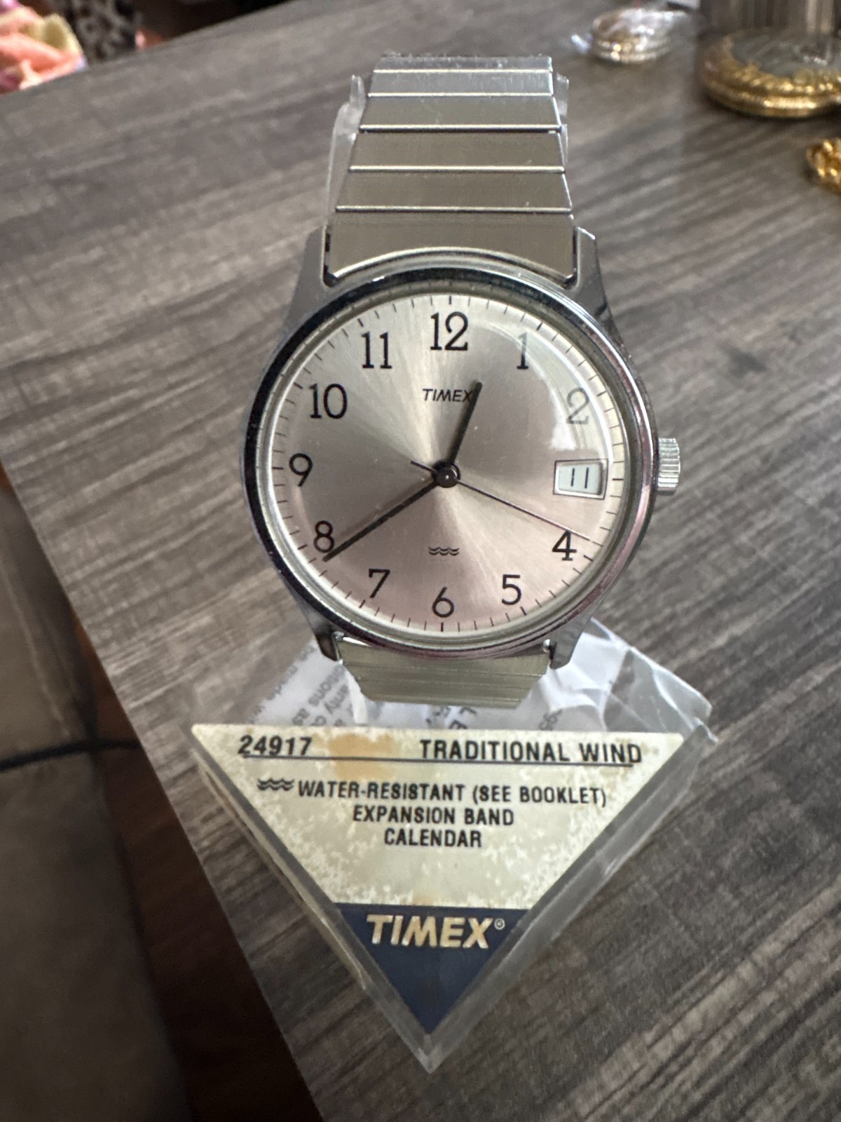Timex «Traditional Wind» 24917 Mens Watch *NOS* w/ Stand & Book