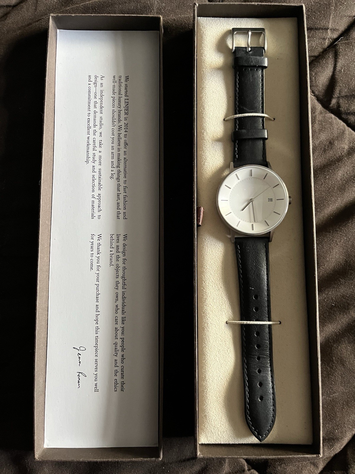 Linjer Model 40 Minimalist Watch Swiss Quartz Sapphire Crystal Black Leather Box