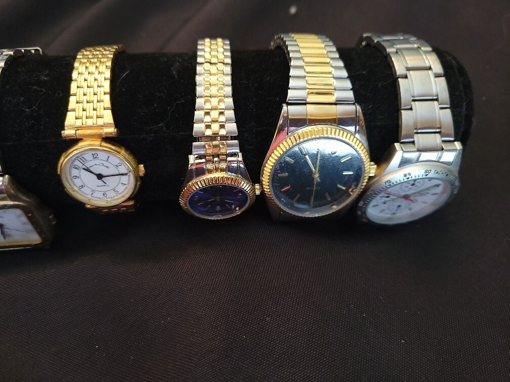 Mixed Lot of 10 Vintage Men’s & Women’s Watches Various Brands Untested