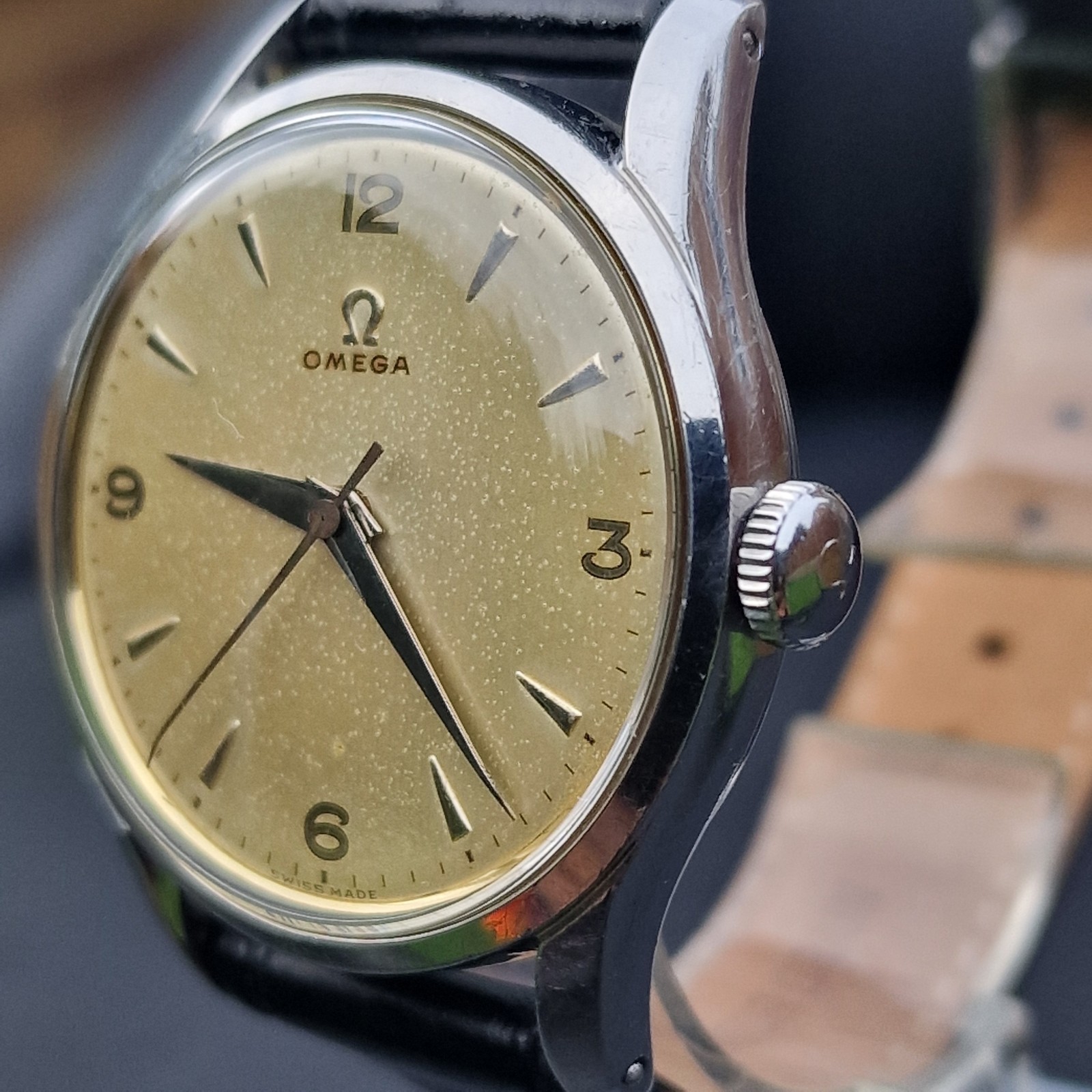 OMEGA GENTS MANUAL,REF 2640-1, 35MM,CAL 283,SCREW BACK CASE.