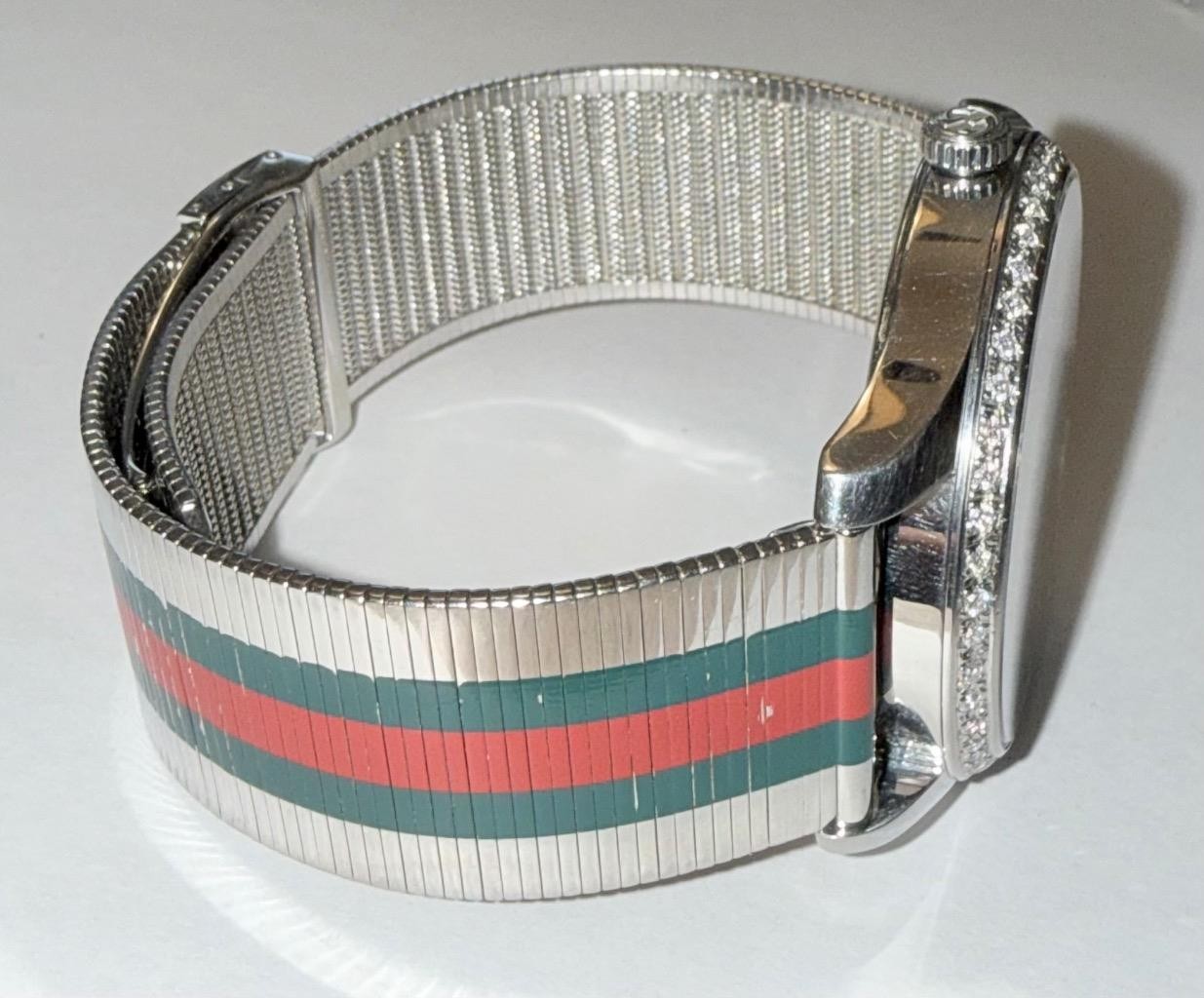 GUCCI MENS TIMELESS 126.2 LAB GROWN DIAMOND QUARTZ WATCH