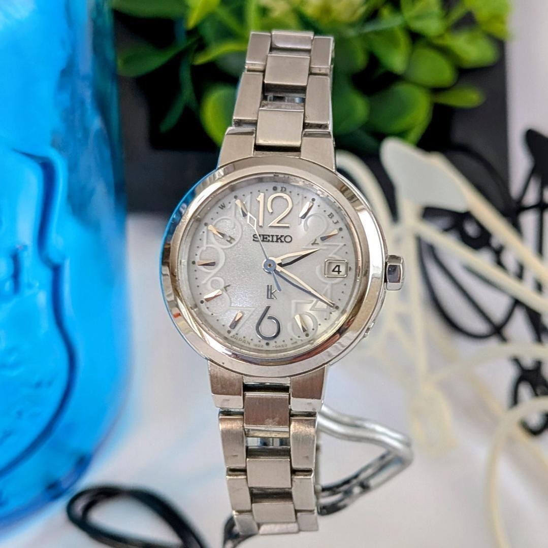 Beautiful Condition SEIKO Ladies Wristwatch LUKIA Lk All Silver Cute