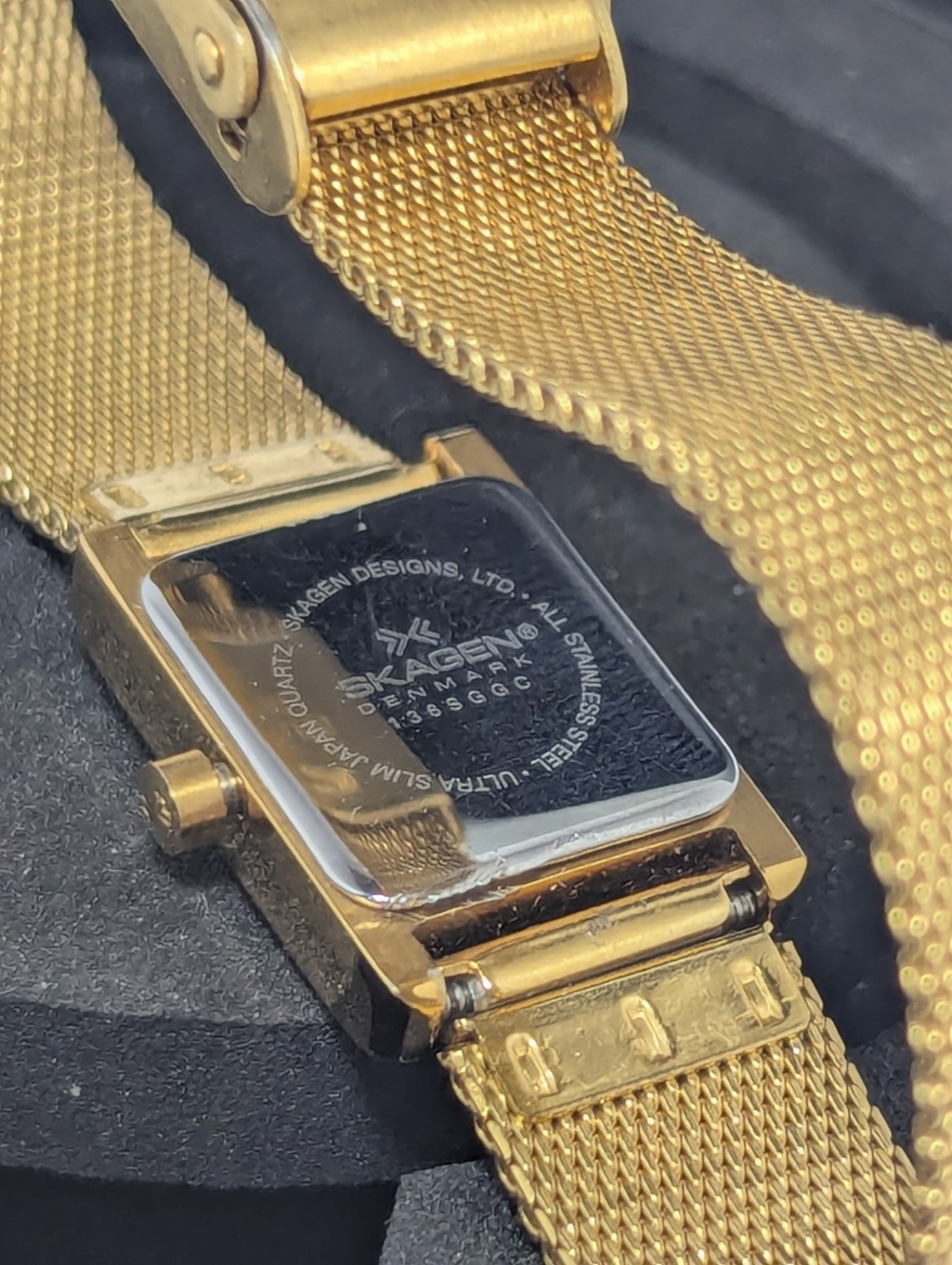 Skagen Denmark Ultra-Slim Gold-Plated Stainless Case Quartz Movement Wristwatch
