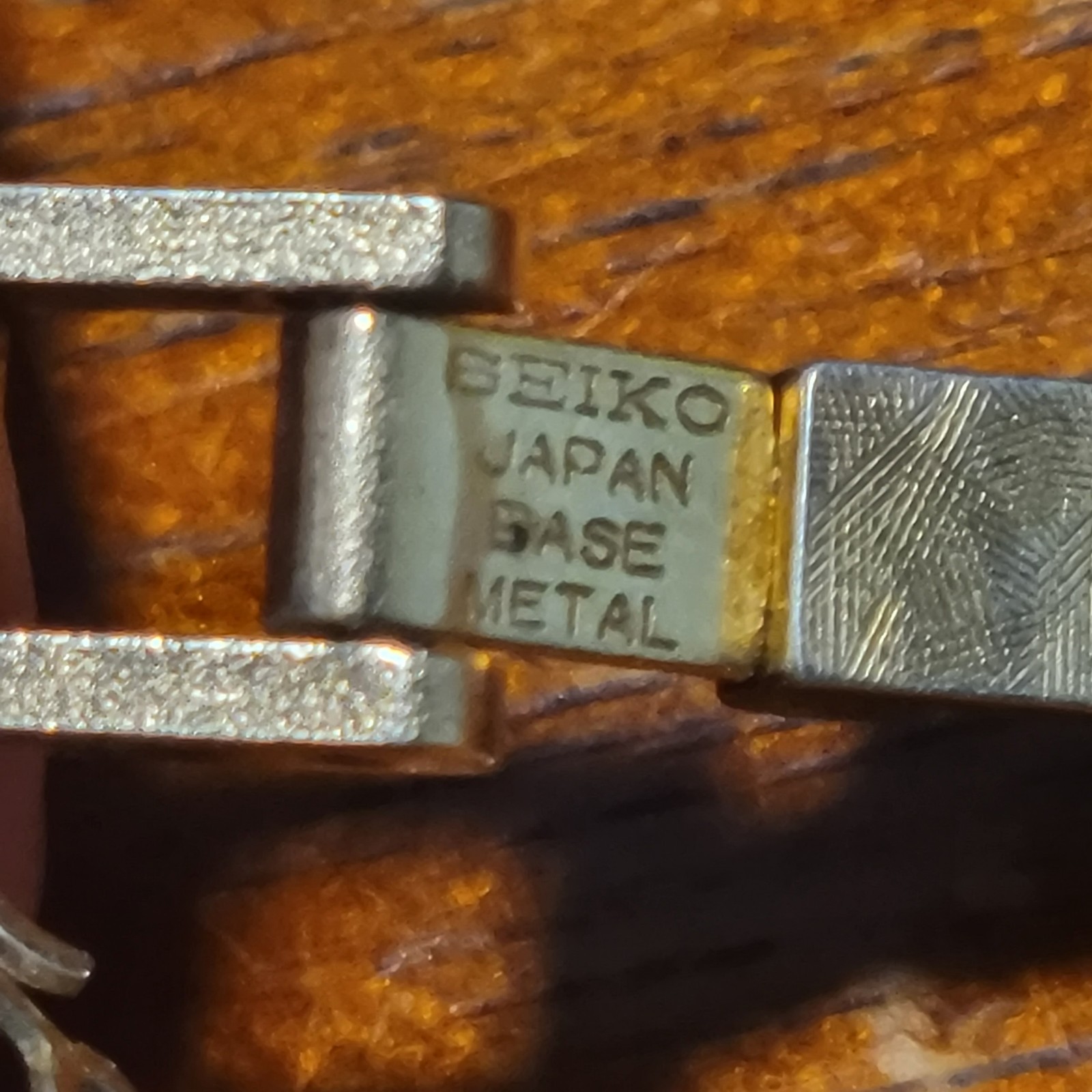 Vtg Seiko Ladies Gold Tone Mechanical 17 Jewel Watch 11-7619