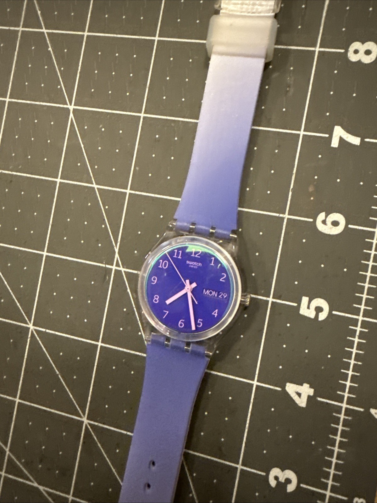 Swatch ULTRALAVANDE GE718 lilac watch Fantastic condition see pictures
