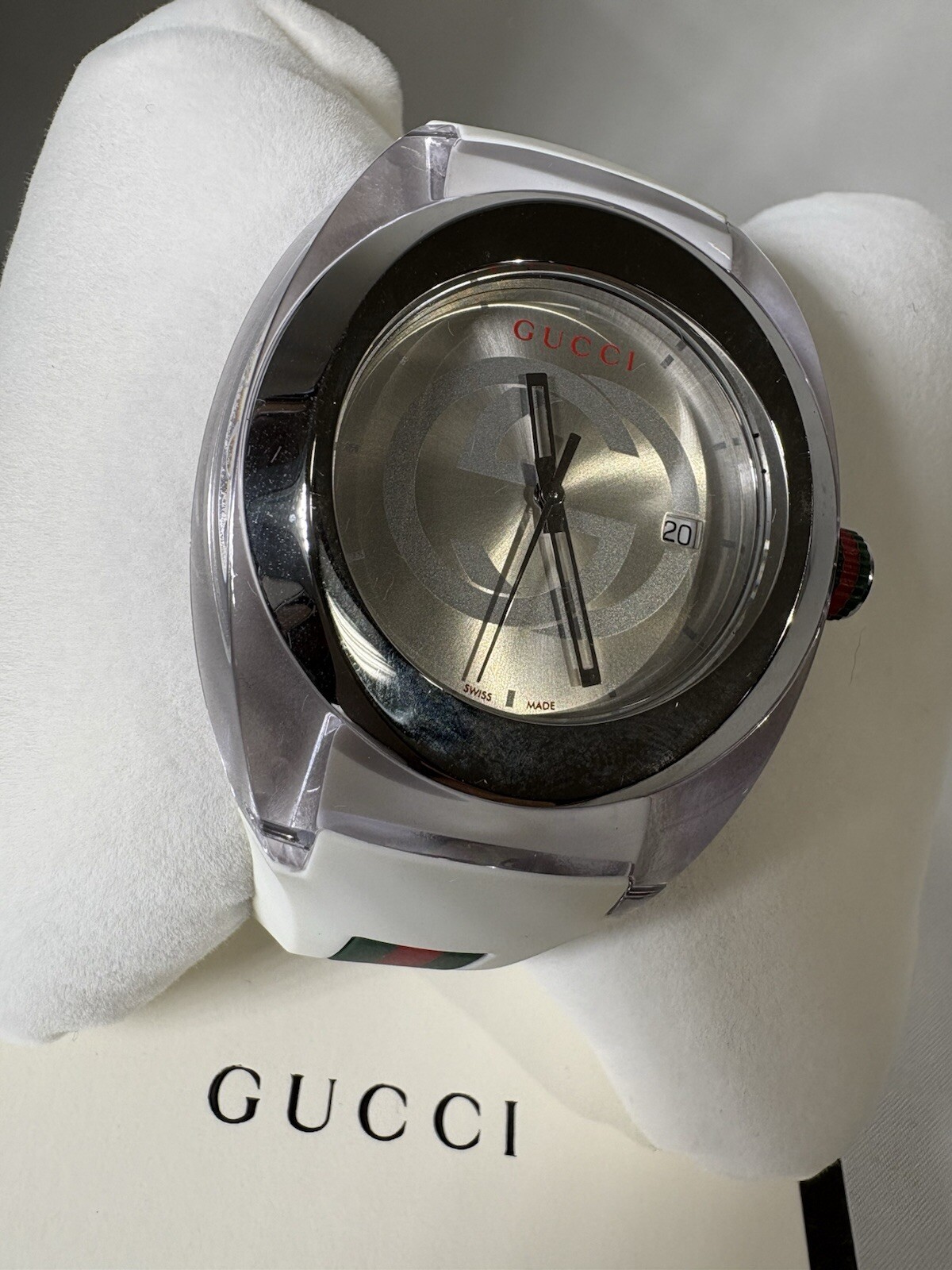 Gucci YA137102 Unisex Sync XXL Rubber Swiss Quartz Watch – White