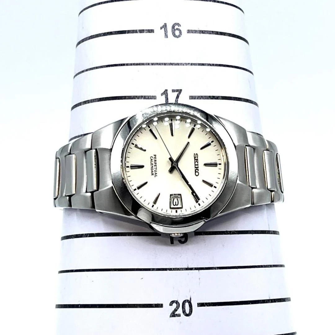 SEIKO 8F32-0130 Perpetual Calendar Quartz White Dial Silver Tone 38mm Watch