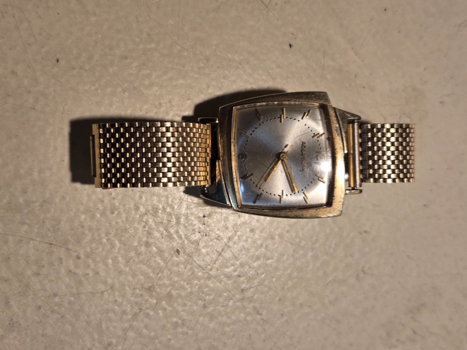 Bulova Accutron 521 14k 1960, tuning fork mechanics, new battery to replace orig
