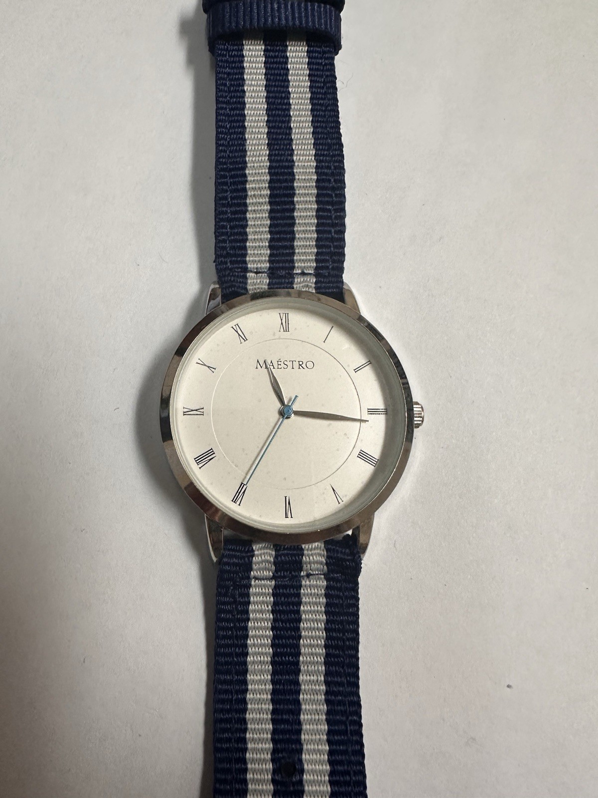Maestro Quartz Analog Wristwatch White Roman Dial Silver Case Blue/White Nylon