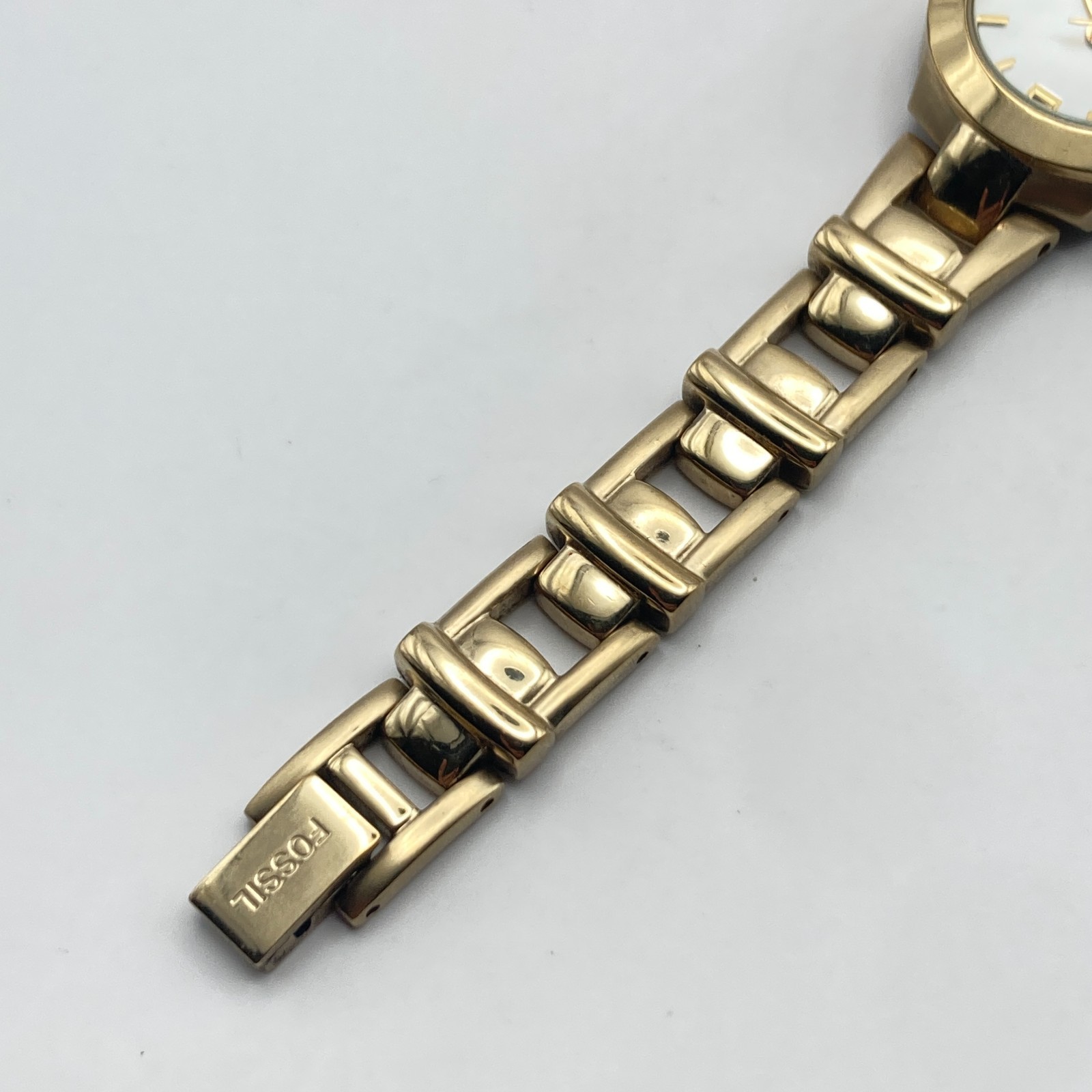 Fossil F2 Women’s Watch 23mm Gold Tone Date Round WR 30M New Battery TINY 5.5″