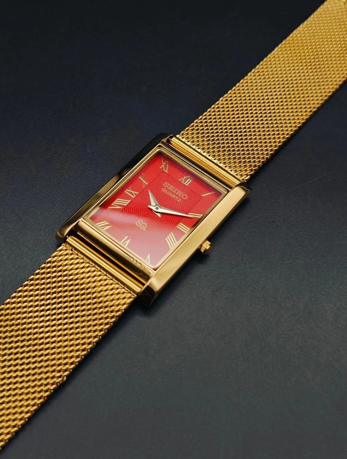 Vintage Classic Seiko Slim Quartz Men’s Golden Plated Wrist Watch