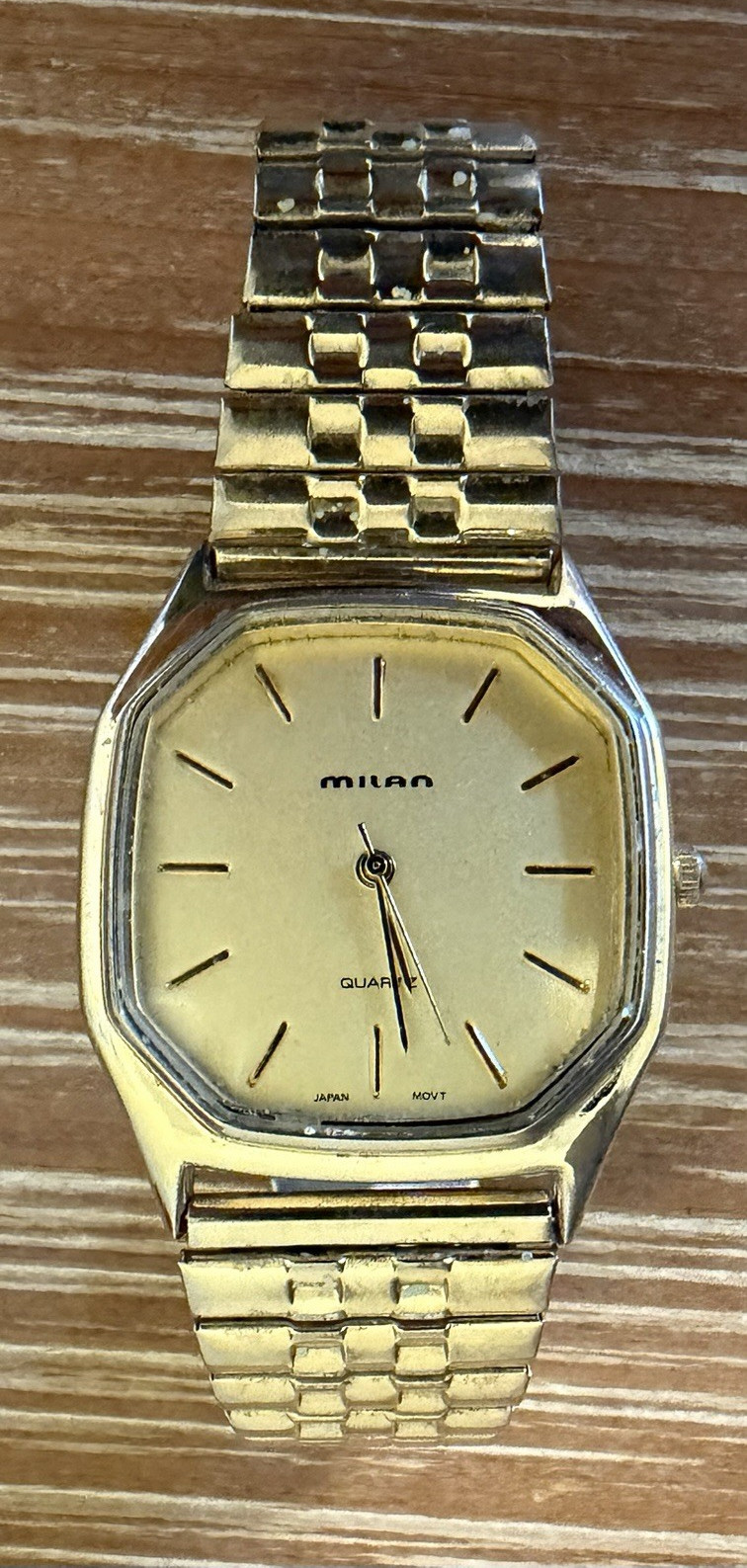 Milan model MLN1002 good tone quartz watch rectangular case