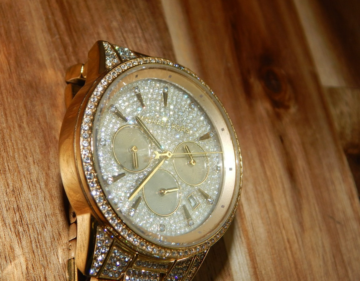 MICHAEL KORS MK-6747 Ritz Chronograph Pave Gold Tone Stainless 41mm Watch 50m