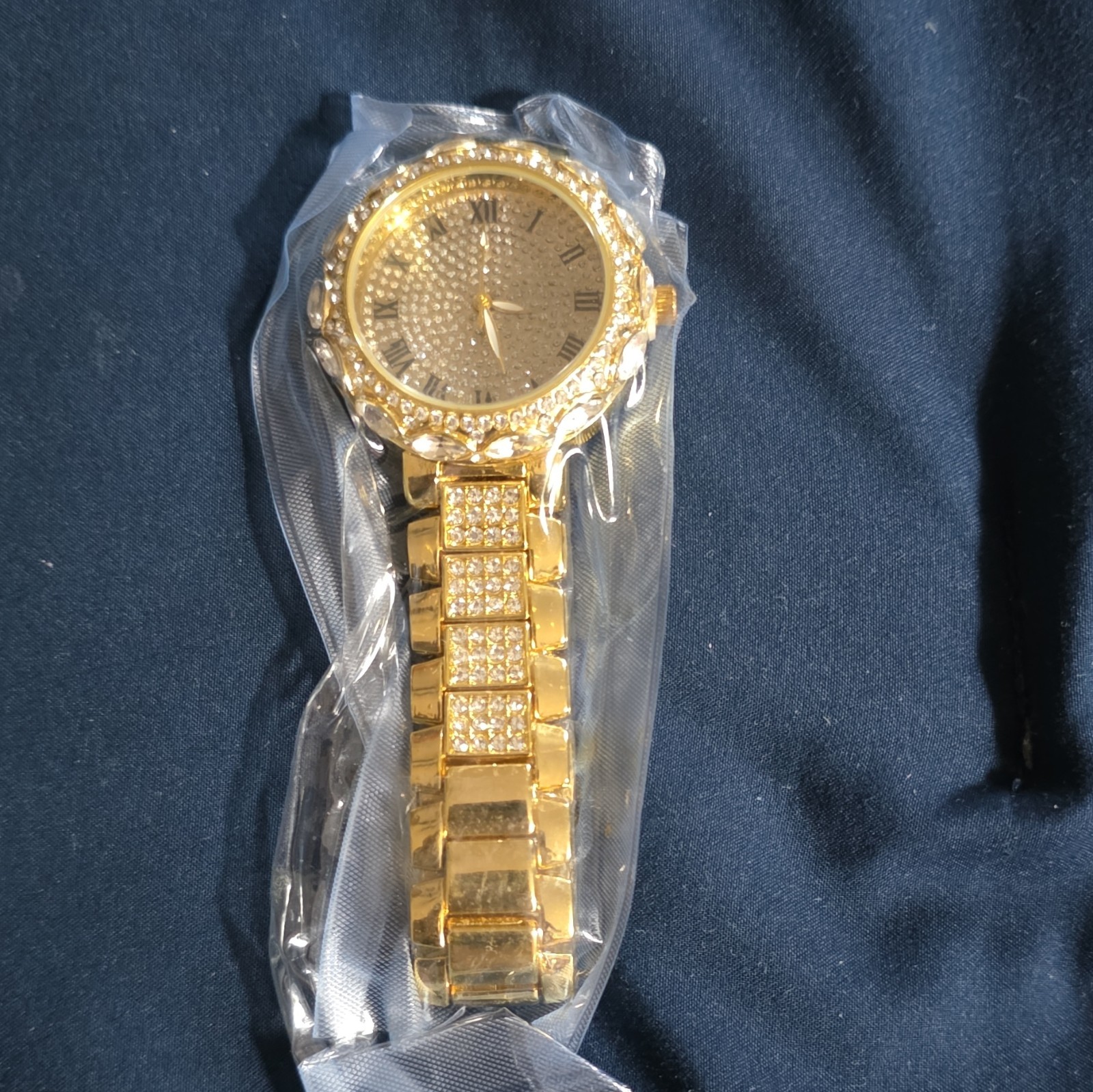 Gold Tone Analog Wristwatch Metal Bracelet Roman Numeral Dial Rhinestone Bezel