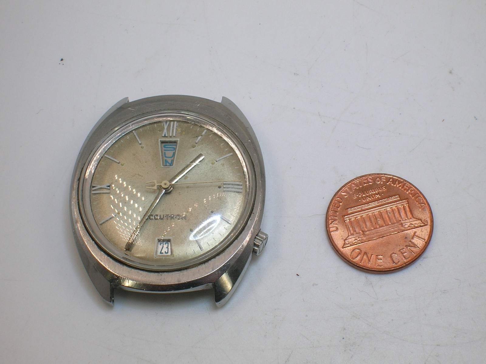BULOVA ACCUTRON 2182 «UP-DOWN» RARE MAN’S WRIST WATCH – 35.5 MM – BEST OFFER