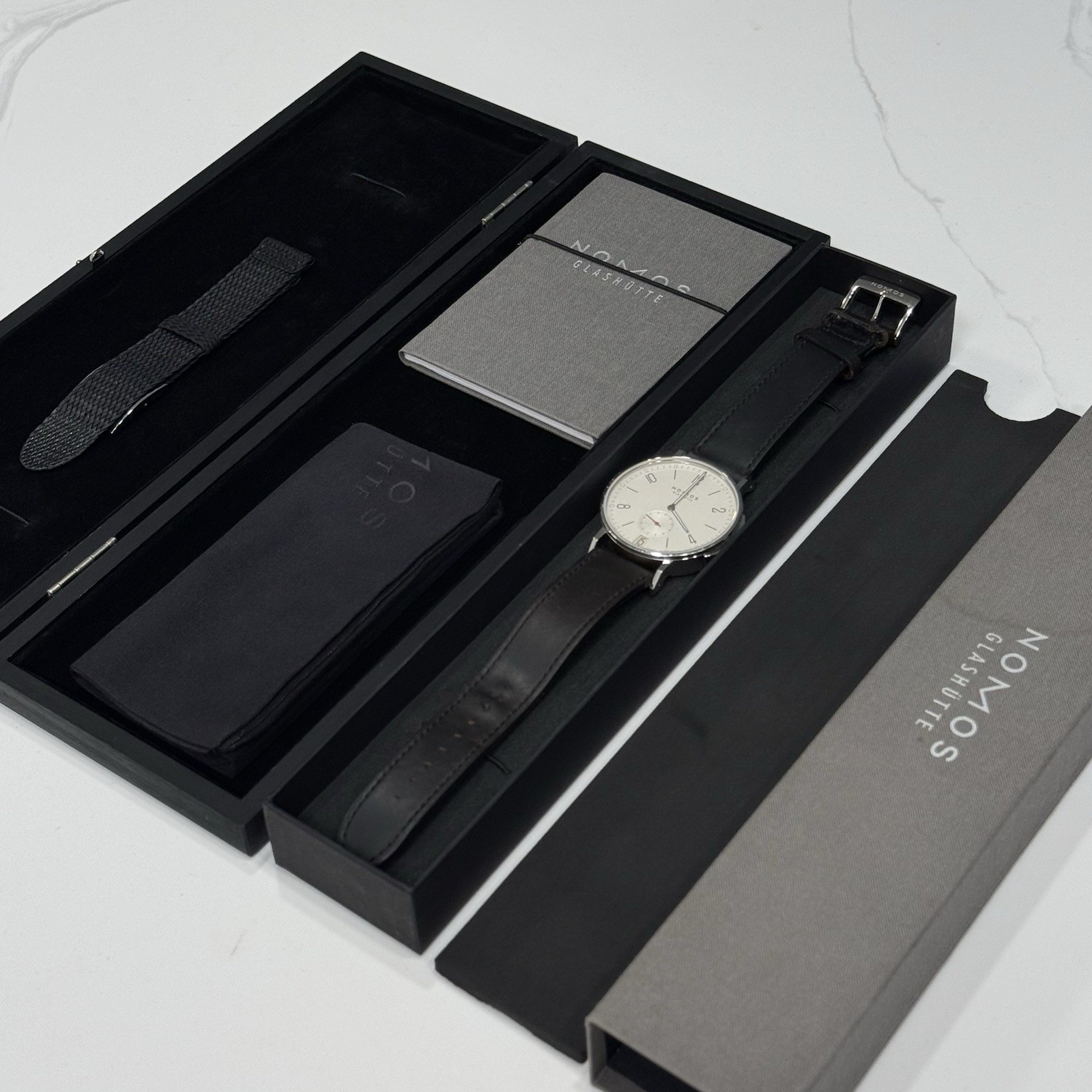 NOMOS Glashütte Ahoi Datum 40mm Automatic Full Set w/ Extra Strap – Ref 551