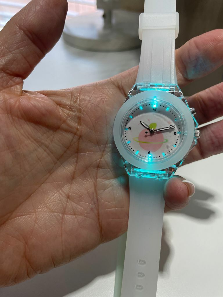 Teen Kids Flash Luminous Silicone Light Colors Trend Quartz Wristwatch
