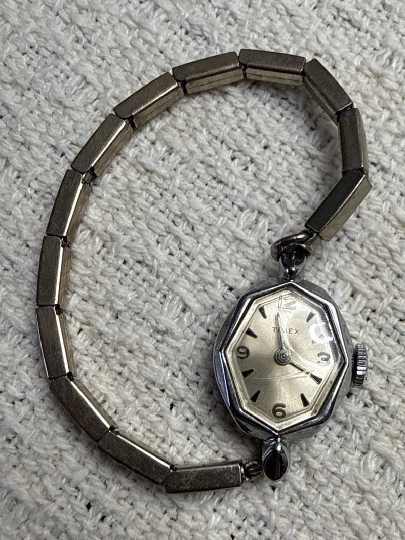 VTG 1969 Timex Cavatina Women Watch Silver Angle Charm Running Keeps Time