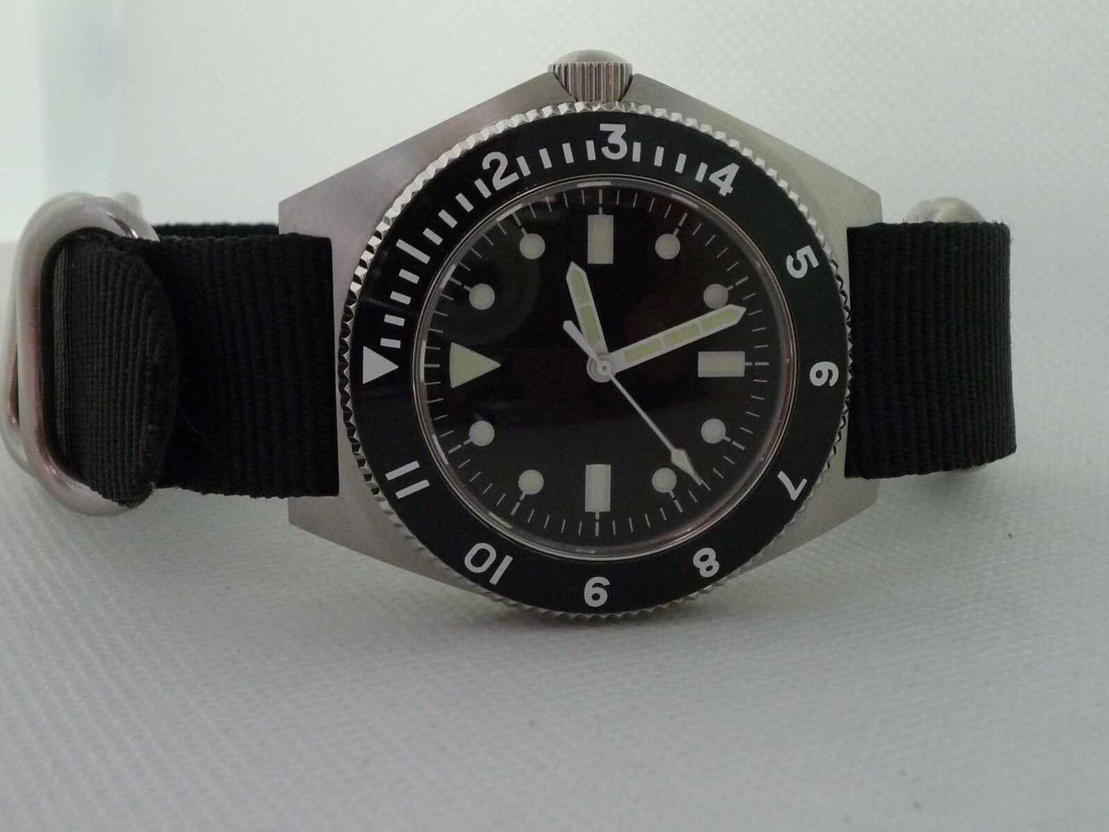 AUTOMATIC DG2813 Time Arrow Ben Military Type 1 316 sapphire green/white hand