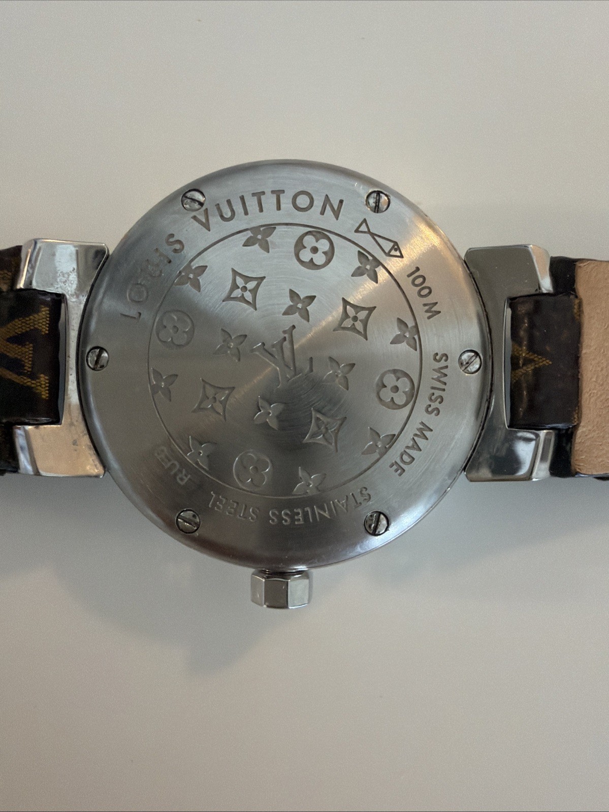 Louis Vuitton Tambour Date Quartz Q121C White Shell Dial 25mm Watch Box & Papers