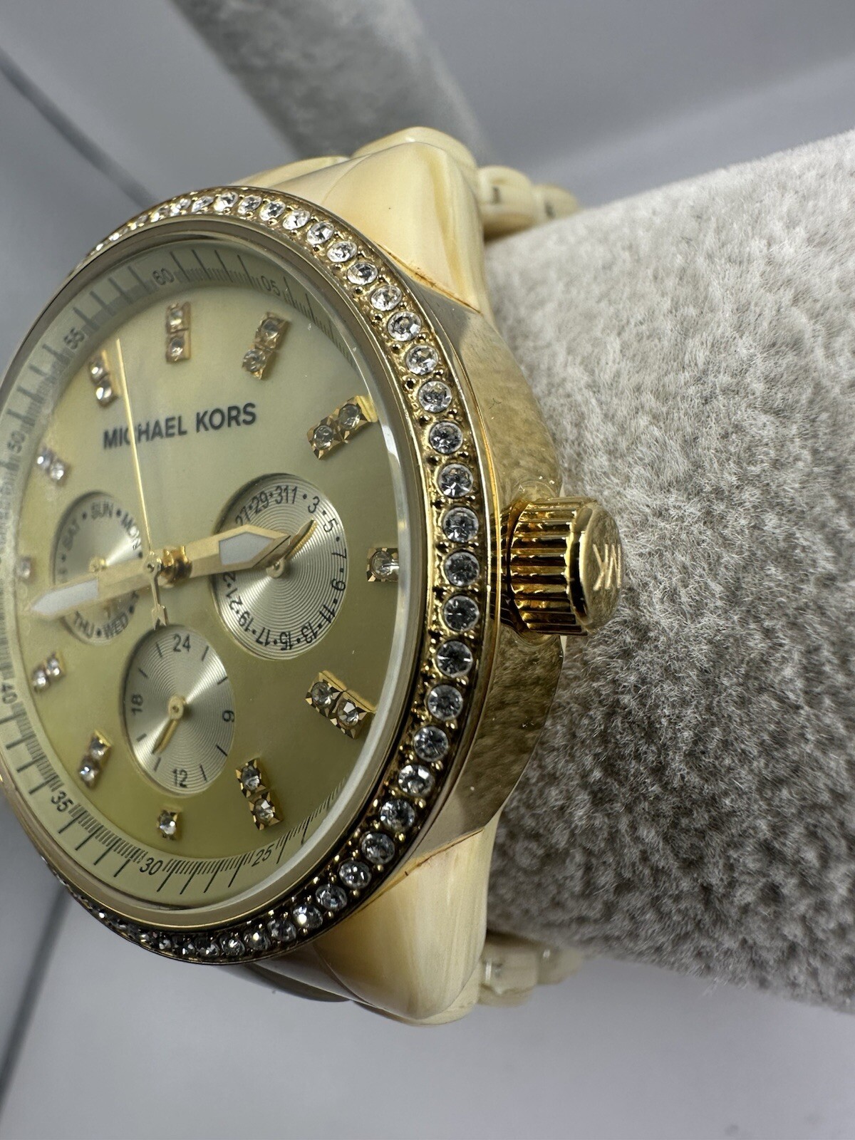 Michael Kors MK-5281 Ladies MOP Watch New Battery 37MM 7″ C94