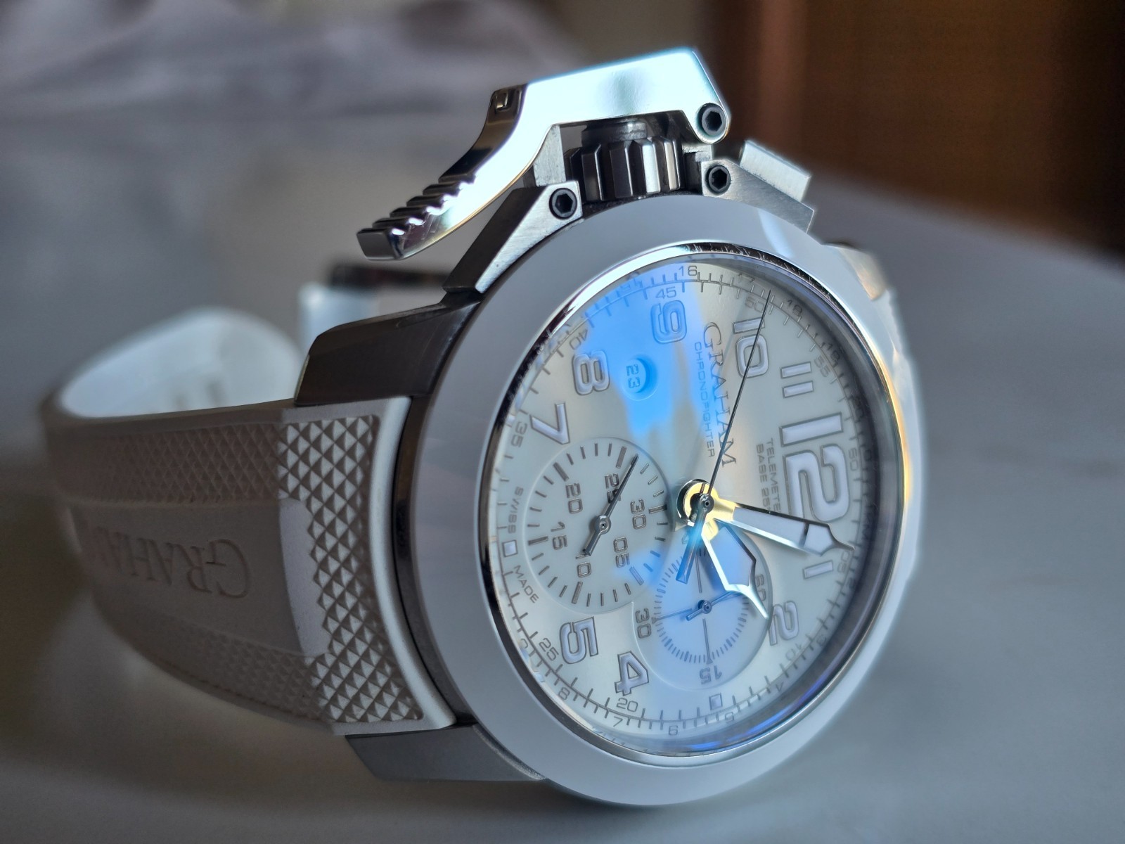 White Ceramic Bezel Graham Chronofighter 2CCAD.W02A