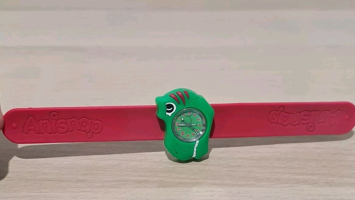 Dinosaur Themed Anisnap Wristwatch Green & Red Slap On Band Snap Band