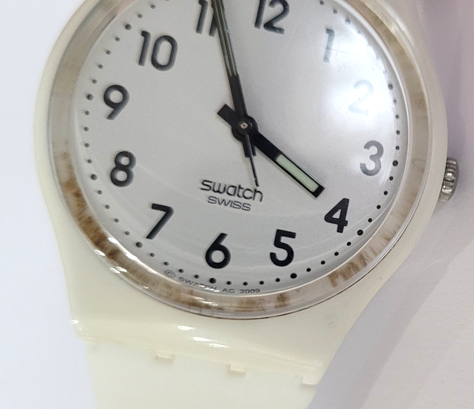 Swatch Originals: Standard Gent Watch ‘Just White’ – GW151 on New Silicone Strap