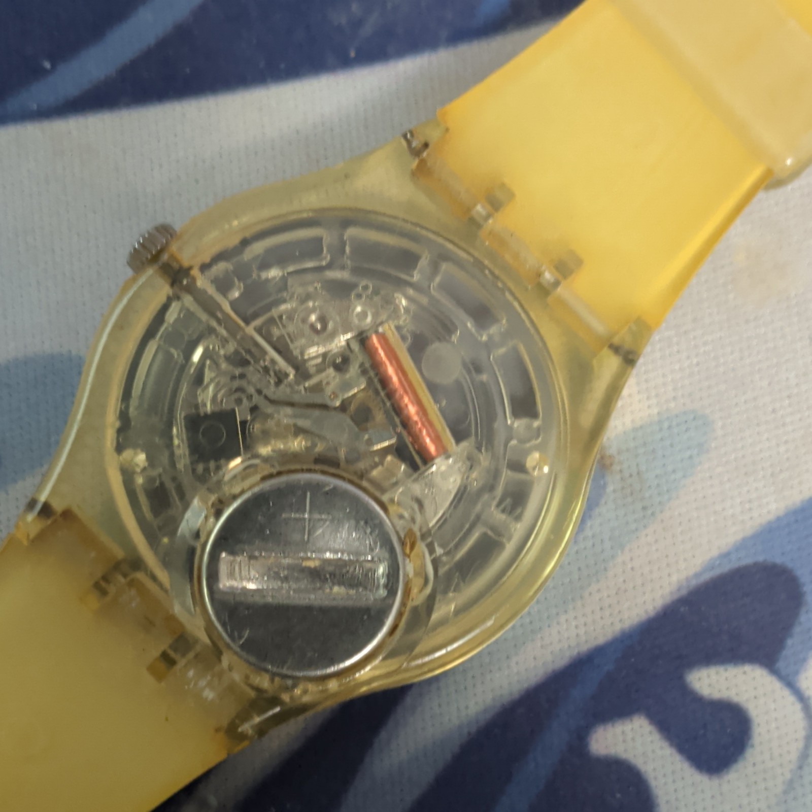 Swatch Gent Quartz Analog Wristwatch Multicolor Dial Clear Case Yellow Strap