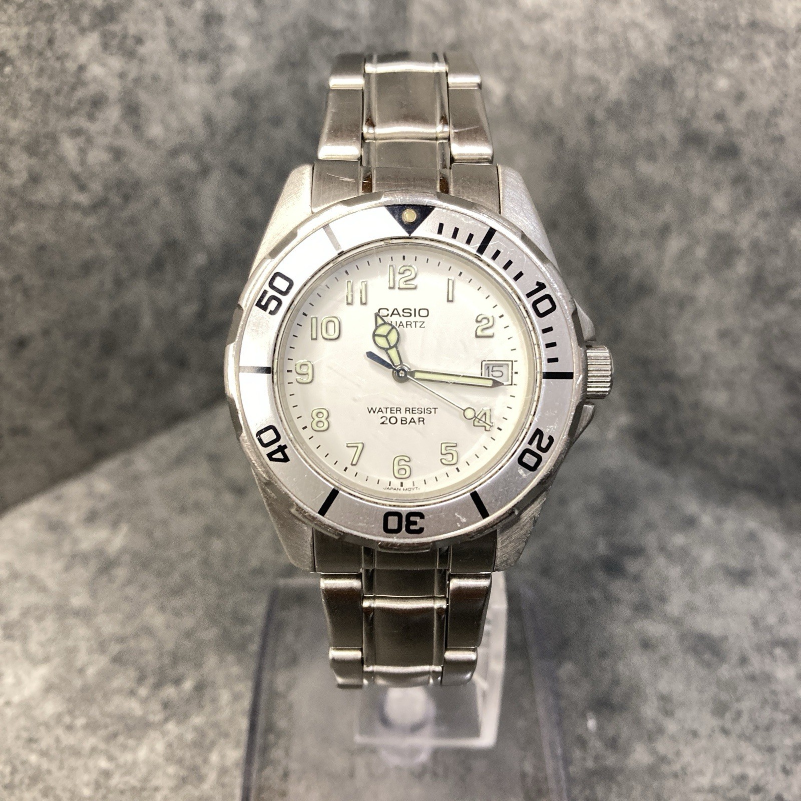 Casio EFL-200 Silver Quartz Diver Watch 200M Used Scratched Japan