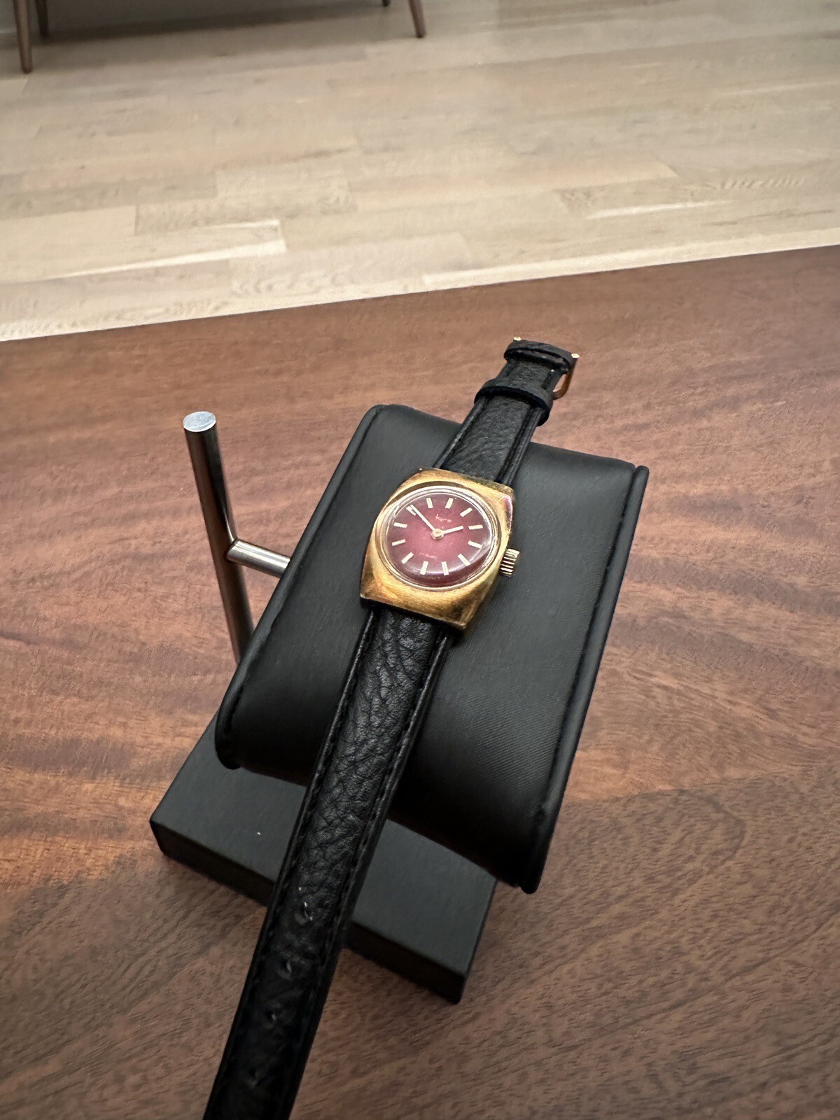 Vintage Kurz 17 Rubis Swiss Watch, Gold Plated Red Dial