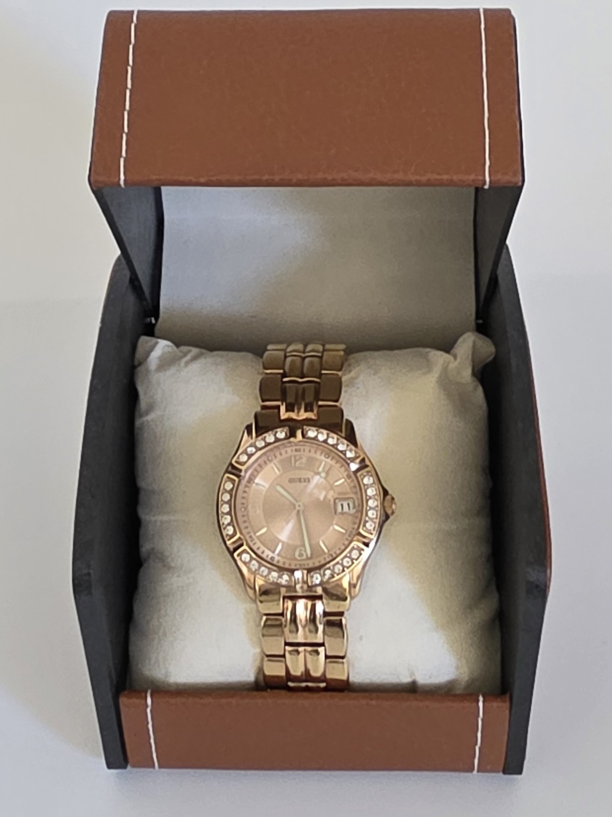 Guess Waterpro Women Rose Gold Stainless Watch, Day Date – Needs Battery (A3/15)