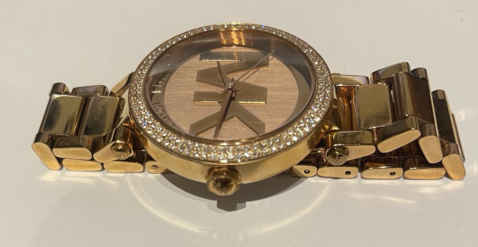 Michael Kors MK-5865 Gold-Tone Stainless Steel Analog Dial Quartz Watch New Batt