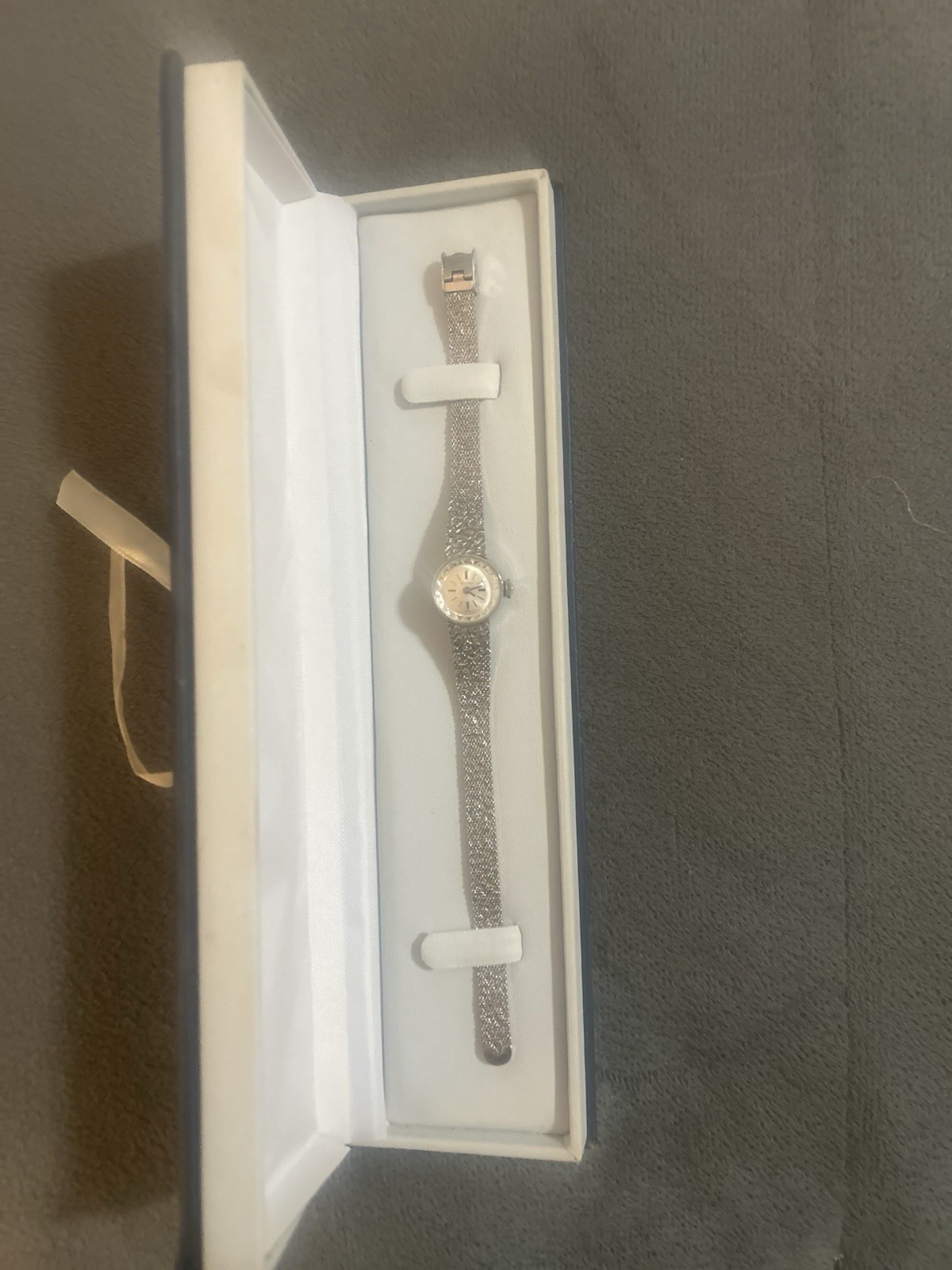 Zodiac 14k gold vintage women cocktail watch, Manual Wind Silver Mesh Bracelet