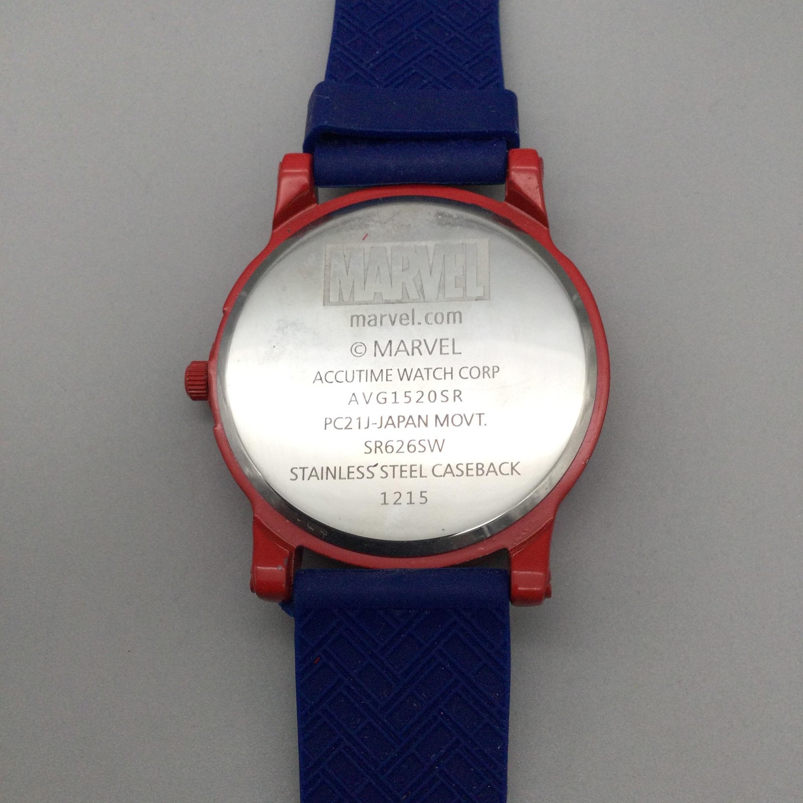 Marvel Avengers Captain America Mens Watch 49mm Red Blue Shield New Battery