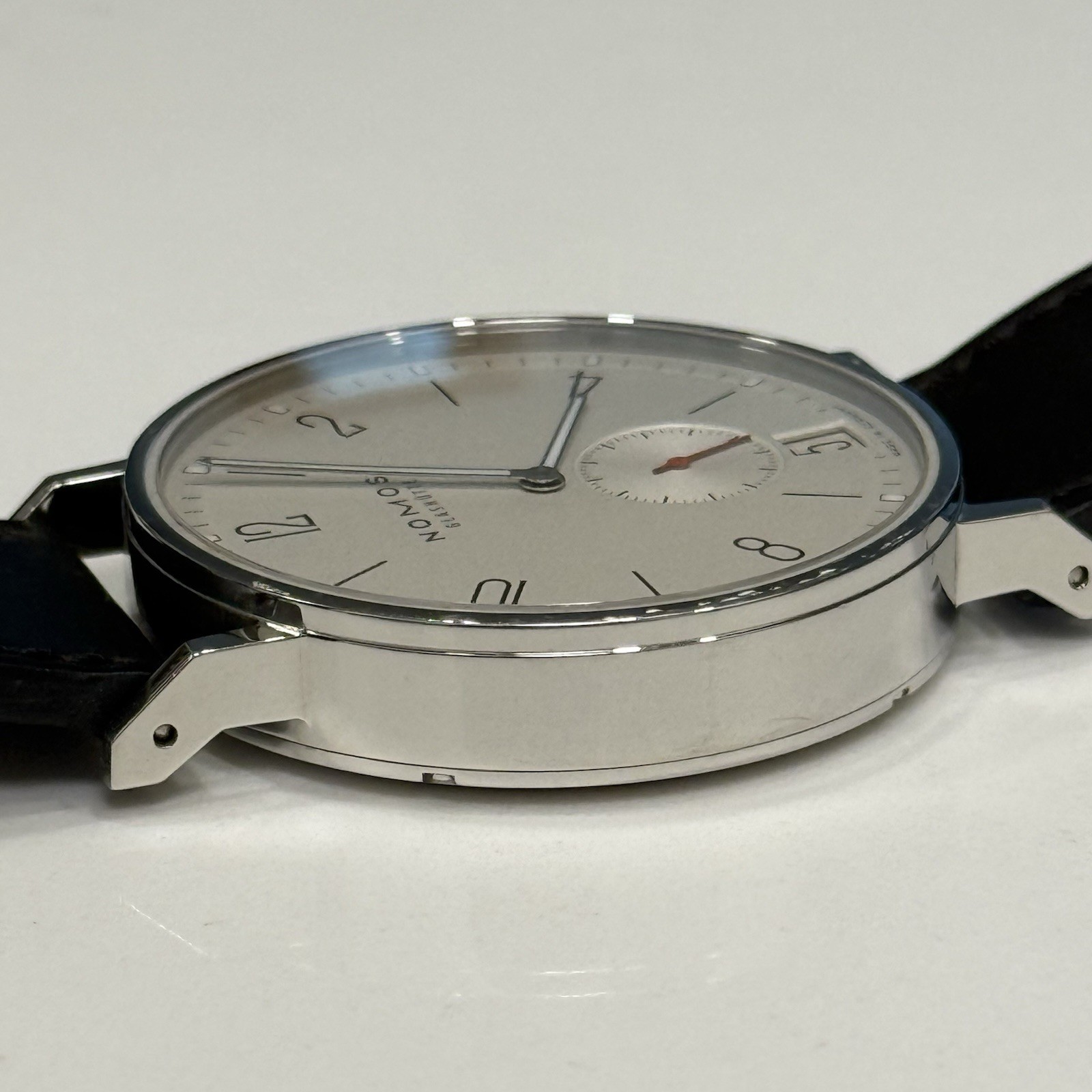 NOMOS Glashütte Ahoi Datum 40mm Automatic Full Set w/ Extra Strap – Ref 551