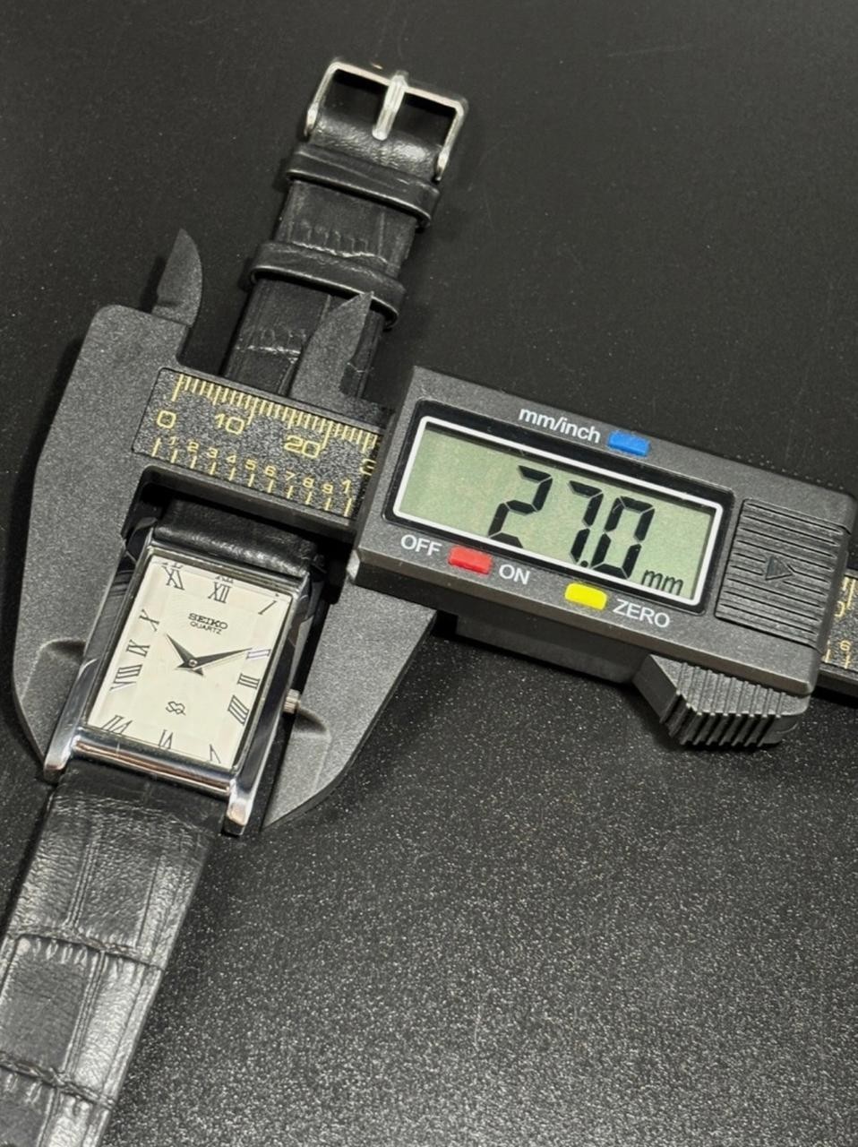 Vintage Seiko Slim Quartz Men’s Wristwatch With Free DDP Shipping