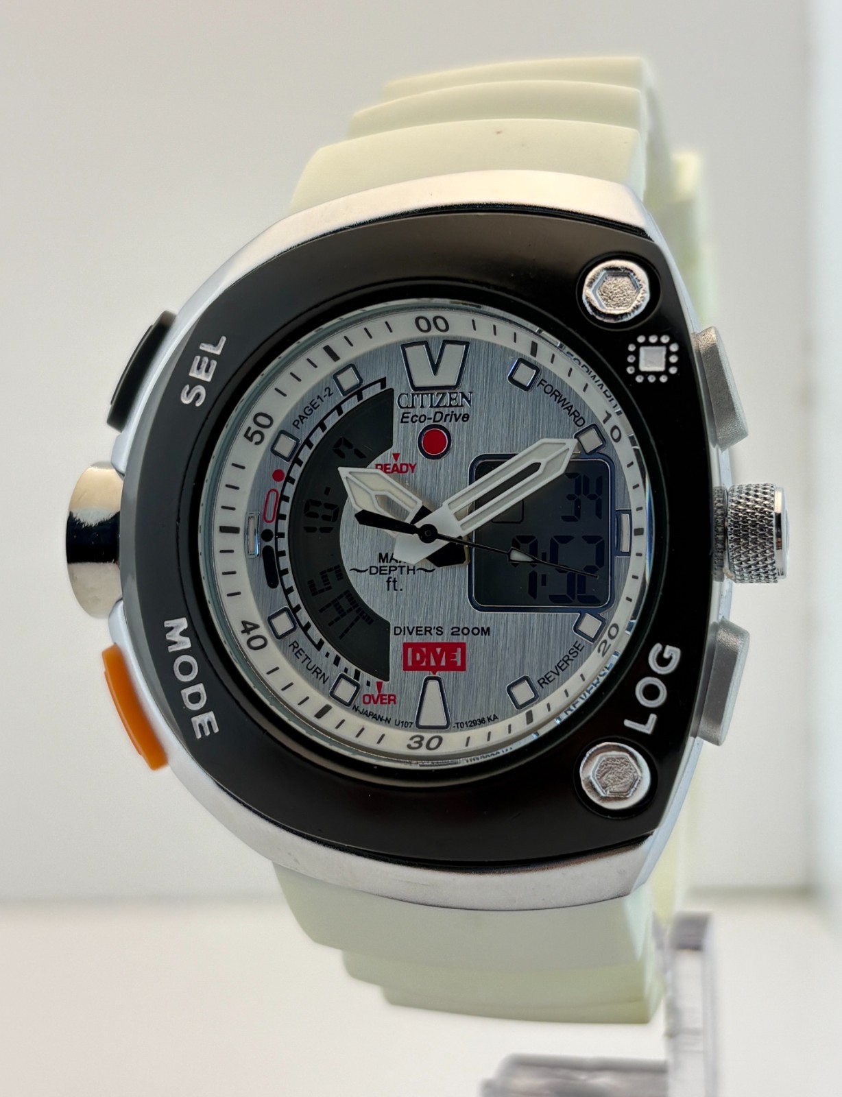 Vintage Men’s Citizen Eco-Drive Quartz Dual-Display Black Dial White Strap Watch