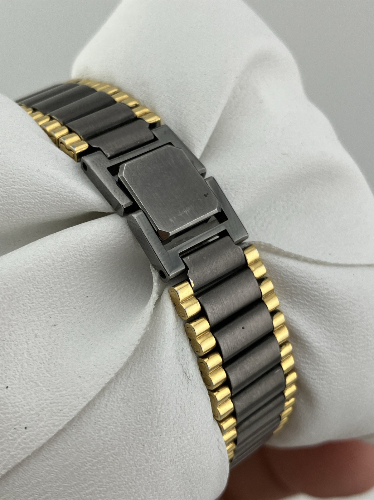Vtg Seiko Ladies 12mm Watch Gray & Gold Tone Tank Dial 5.75″ 1e20-551h – RUNS