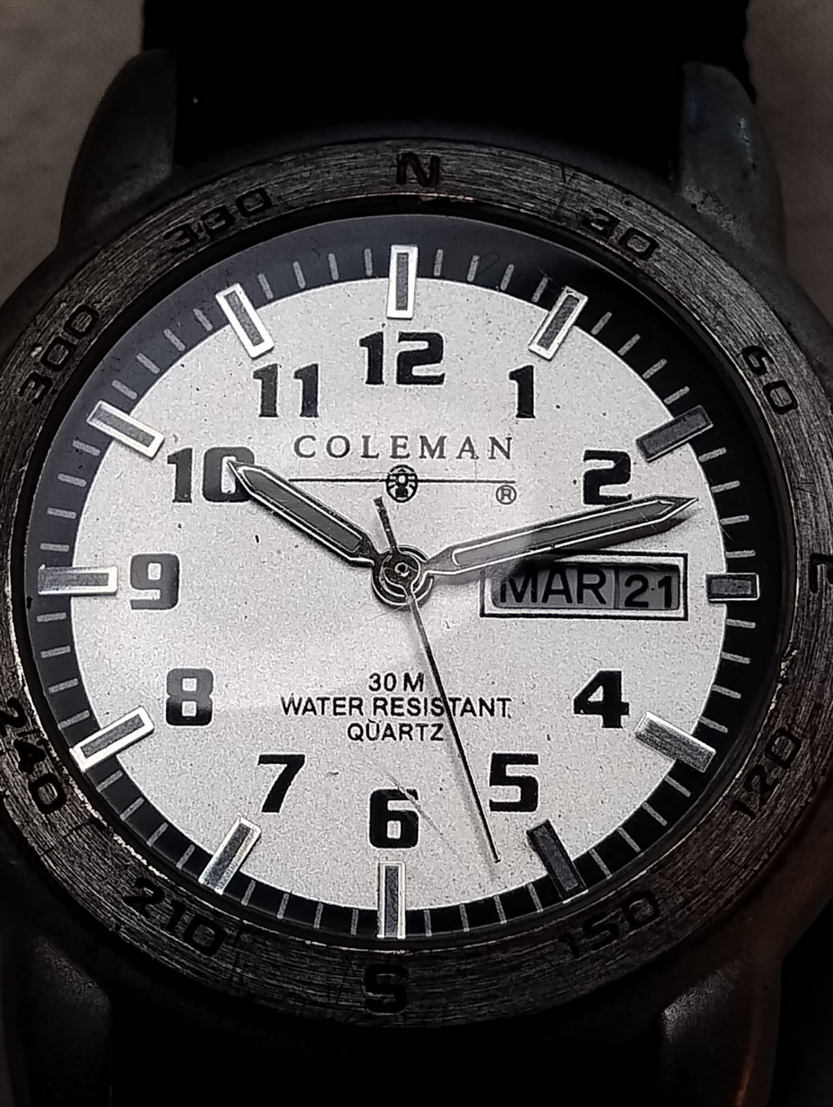 Coleman 40-500 Day/Date watch 30m Water Resistant Quartz Watch Compass-Dial
