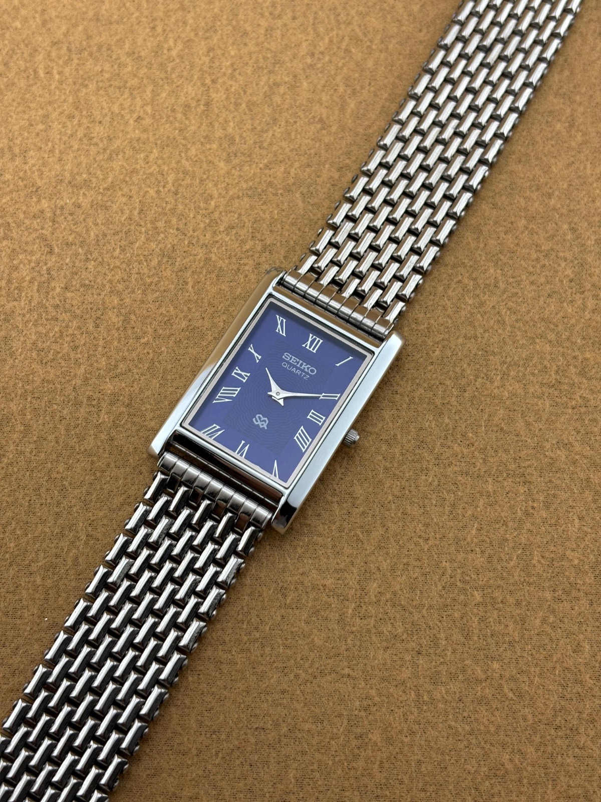 RARE BLUE SILVER Vintage Seiko Slim Quartz Men’s Wrist Watch