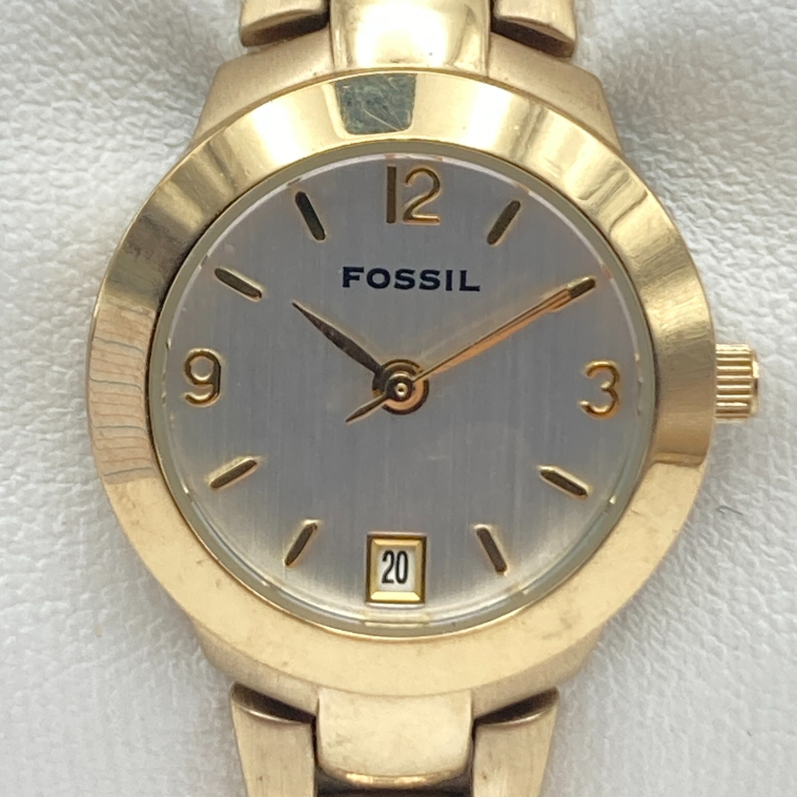 Fossil F2 Women’s Watch 23mm Gold Tone Date Round WR 30M New Battery TINY 5.5″