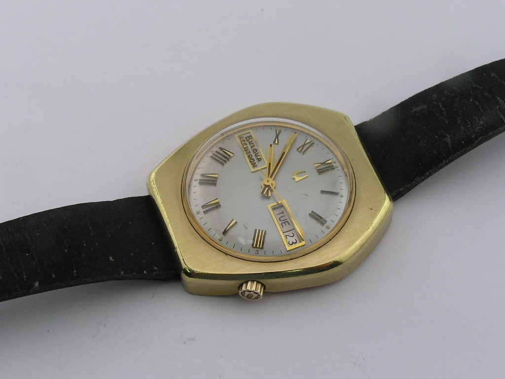 Vintage Bulova Accutron Coffin Case Watch 1973 Gold Color w/ Band Working