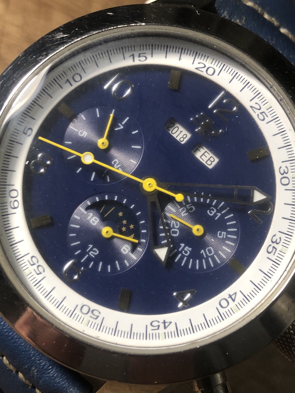 Men’s 32 Degrees Watch Automatic Sun & Moon, Date,Month Wristwatch Runs