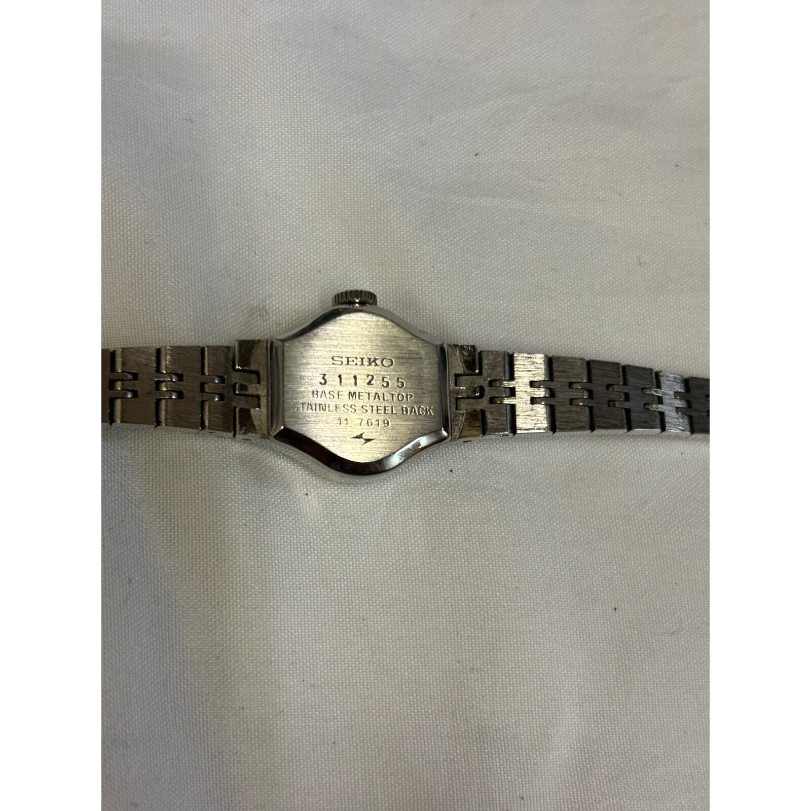 Vintage Seiko 11 7619 Silver Tone Mechanical Womens Watch.