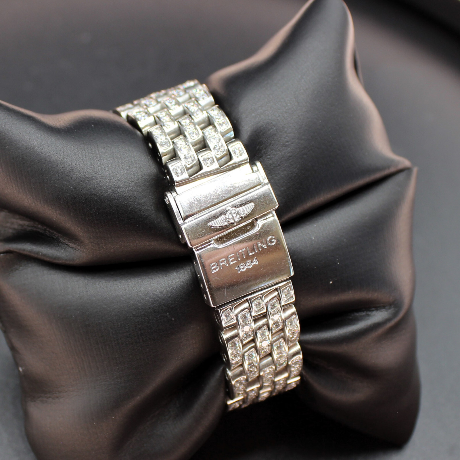 21 CARAT BUST DOWN BREITLING STARLINER WHITE MOTHER OF PEARL DIAL DIAMOND WATCH!