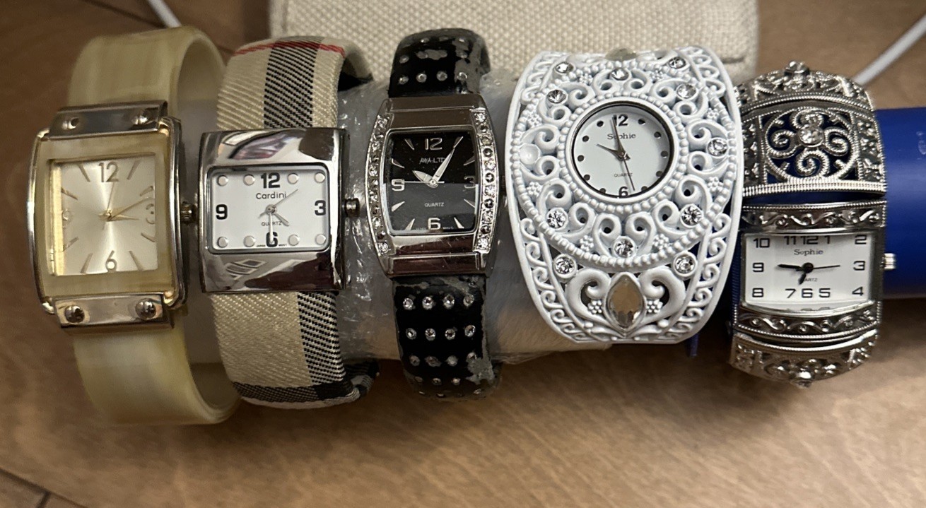 Women’s Cuff Or Bracelet Fash Watches Lot of 5 Need Batteries Untested Japan Mvt